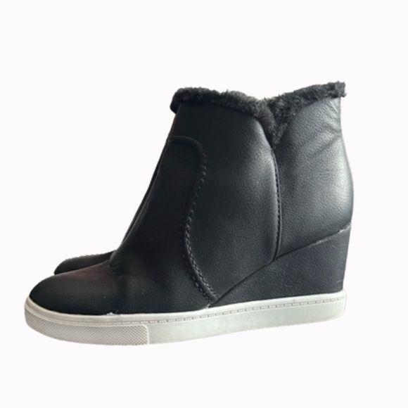 A.N.A. Wedge Booties with faux fur lining. Cozy! - Picture 9 of 10